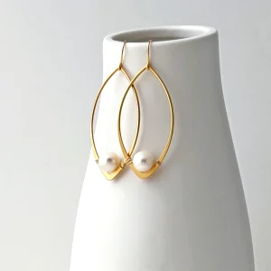Minimalist Statement Pearl Earrings